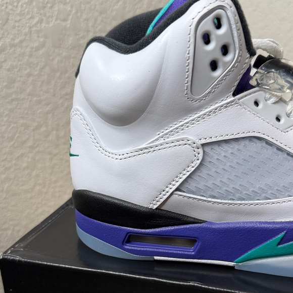 Air Jordan 5 retro OG White and Purple High-Top Sneakers size 7 - Picture 3 of 16